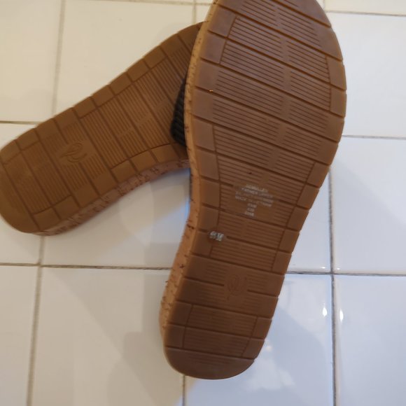 Easy Spirit new Sandals - Picture 6 of 6